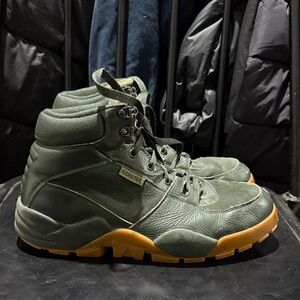 Nike Rhyodomo GTX Gore-Tex Olive Green Gum Leather Boots (CQ0186-300)